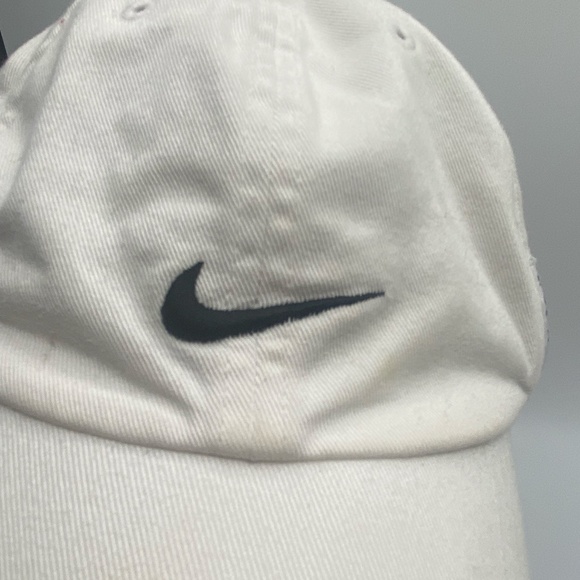 White Nike Ball Cap - Picture 5 of 9